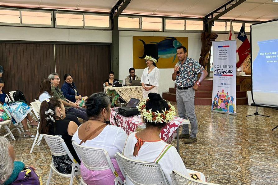Asesora Especial de Asuntos Indígenas realizó jornada de trabajo para presentar el Plan Decenal de Lenguas Indígenas en Colegio Lorenzo Baeza Vega.