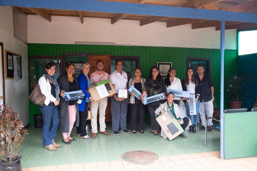DPP ENTREGA COMPUTADORES Y EQUIPAMIENTO DE OFICINA PARA LA COMUNIDAD INDÍGENA MA´U HENUA
