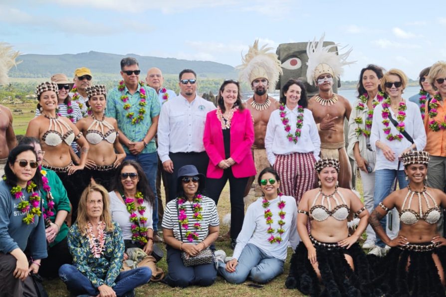 Delegado Presidencial Provincial Mai Teao participó en la ceremonia de la Comunidad Indígena Mau Henua agradeciendo el importante apoyo de World Monuments Fund