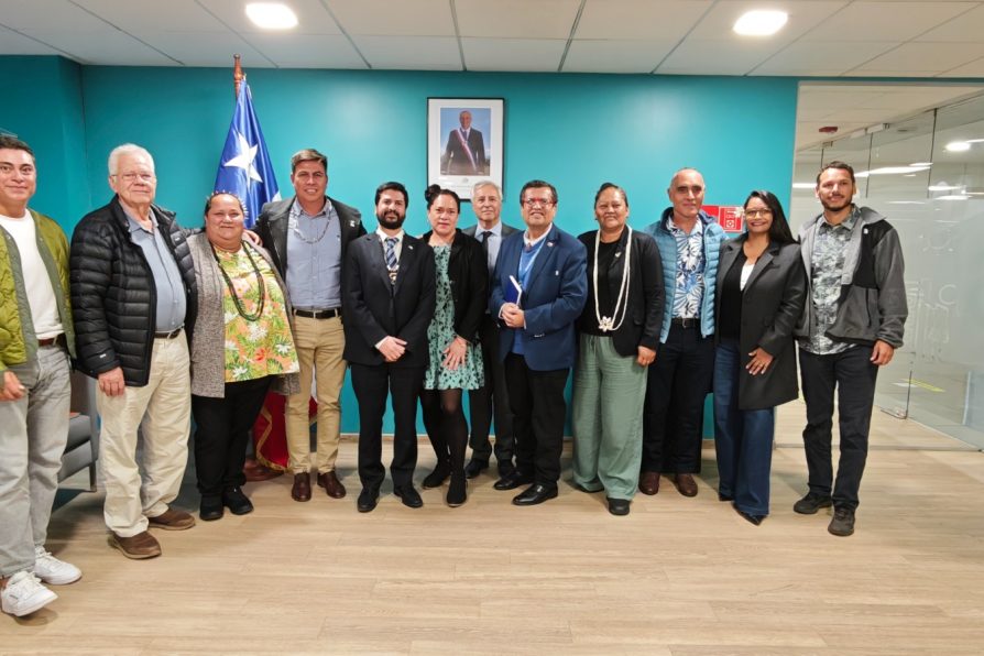 Avanzan coordinaciones para fortalecer oficinas locales y programas sociales en Rapa Nui