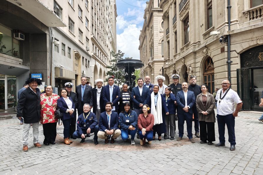 Autoridades y organismos coordinan acciones para fortalecer la protección marítima y el desarrollo de Rapa Nui